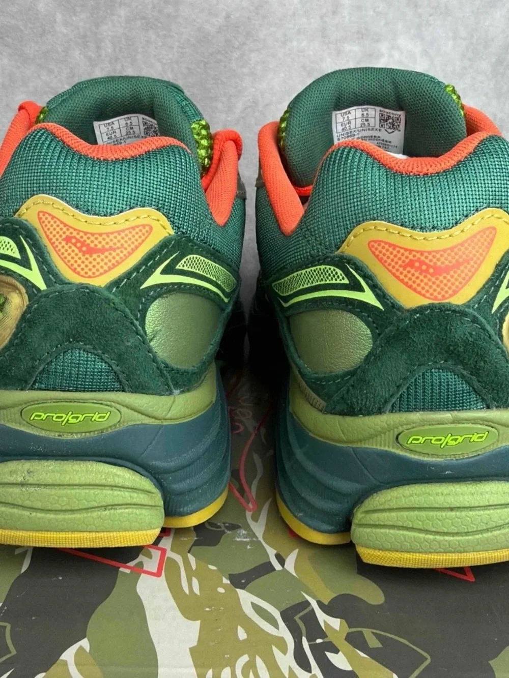 Saucony ProGrid Omni 9 x Starcow Nature Acts, Man Does Size 7.5 S70869-1 OG Rare